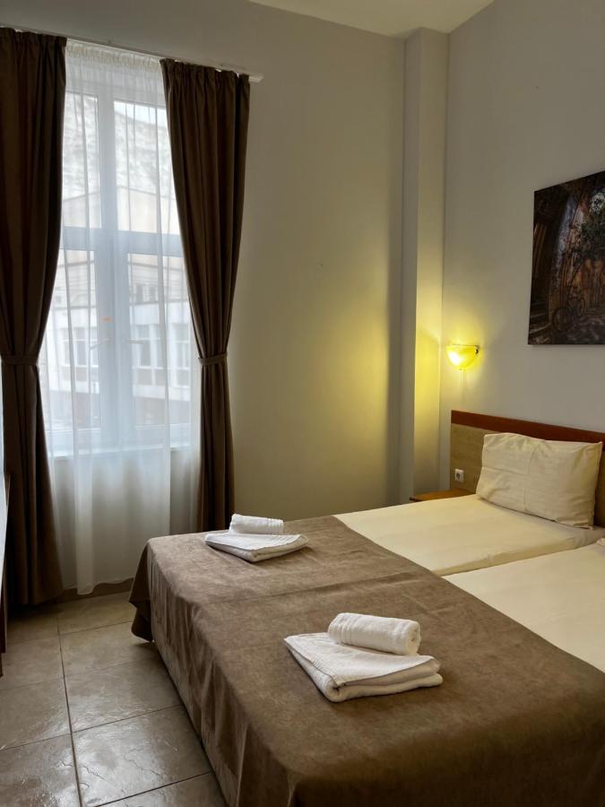 Hotel Central Balčik Exteriér fotografie